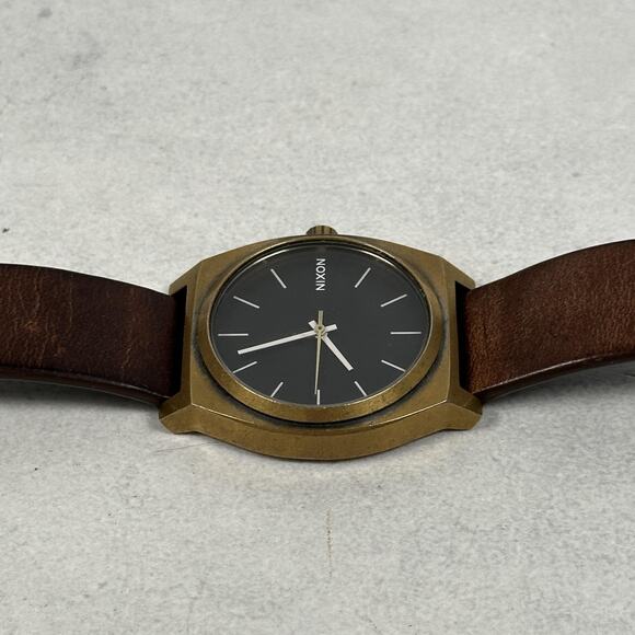 Nixon Time Teller Minimal Watch 37mm 100M Japan Movement Leather New Battery - Picture 2 of 12